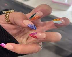 Samantha loves nail art and is often seen with beautiful nails in her posts.